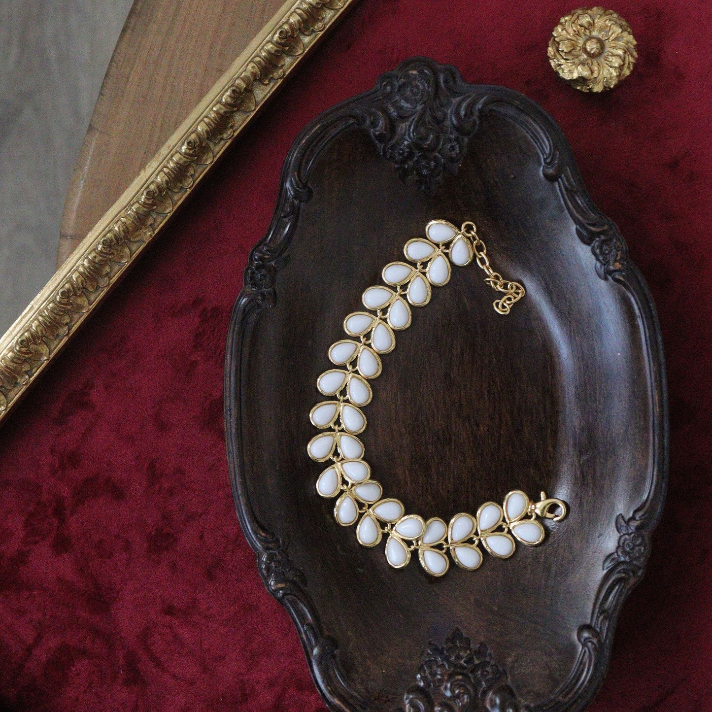 Ivory Vines · Vintage Weißes Glasblatt Collier Schmuckset