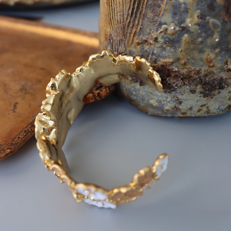 Golden Bloom · Vintage Florales Emaille-Armspange