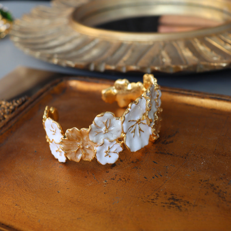 Golden Bloom · Vintage Florales Emaille-Armspange