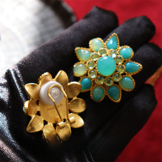 Verdant Bloom · Vintage Matte Gold Resin Flower Earrings