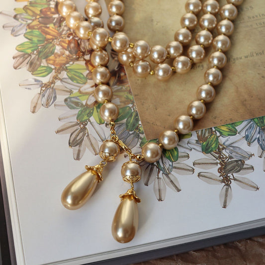 Barockes Flüstern · Vintage Miriam Haskell Lange Perlenkette