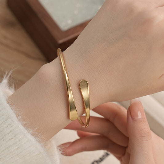 Golden Drift · Minimalist Open Cuff Bracelet