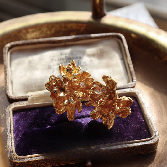 Twin Bloom · Anillo Ajustable Dorado Esculpido Vintage